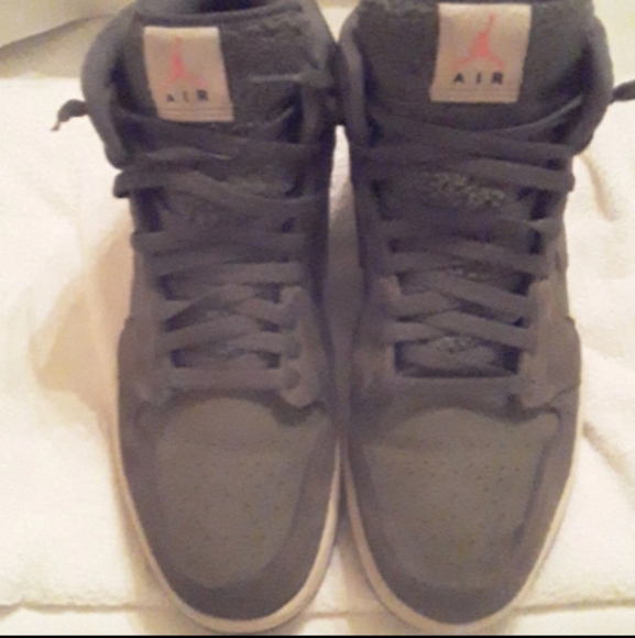 Sneakers - Picture 3 of 3